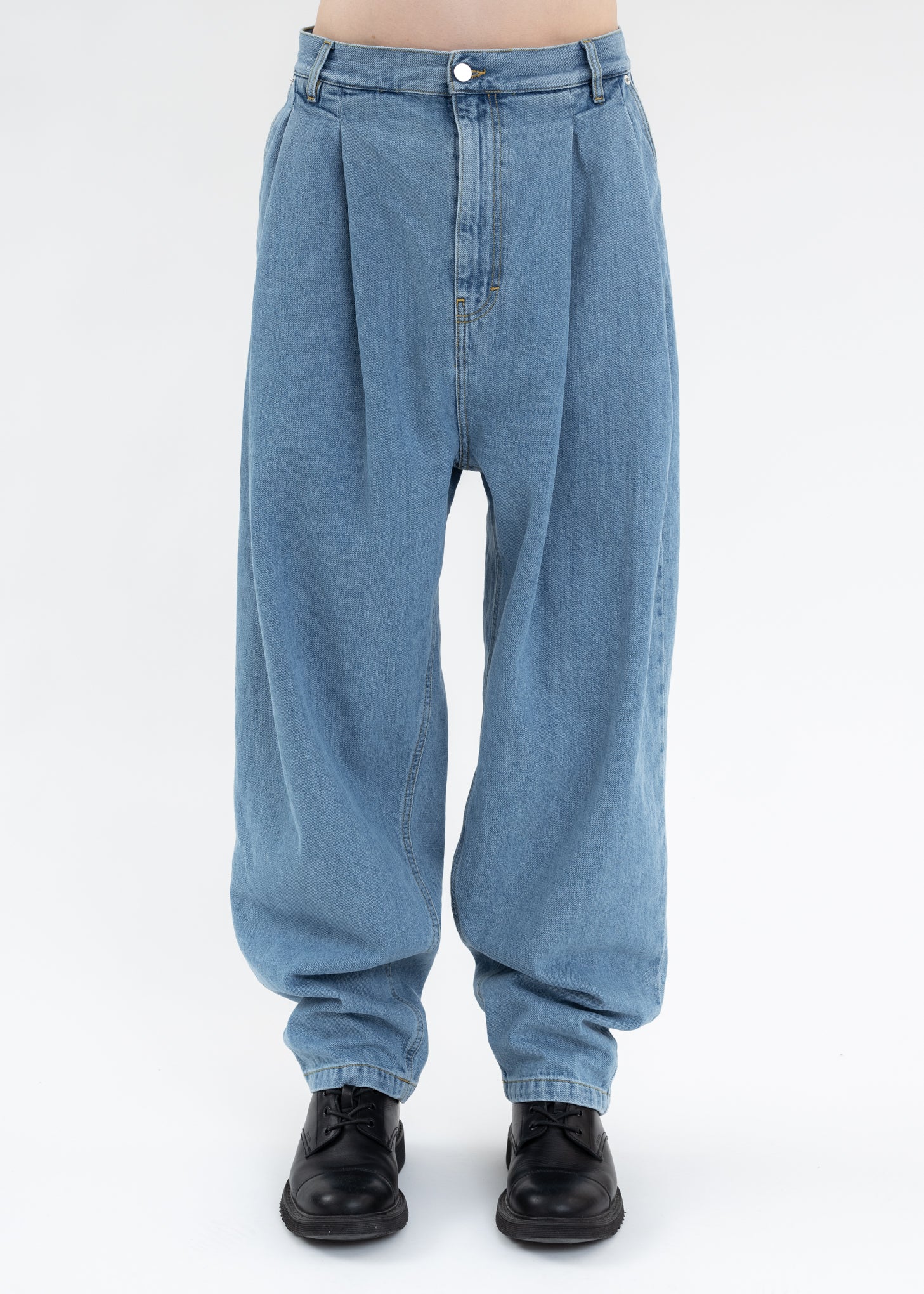 BLUE WASH PLEATED DENIM – 017 Shop