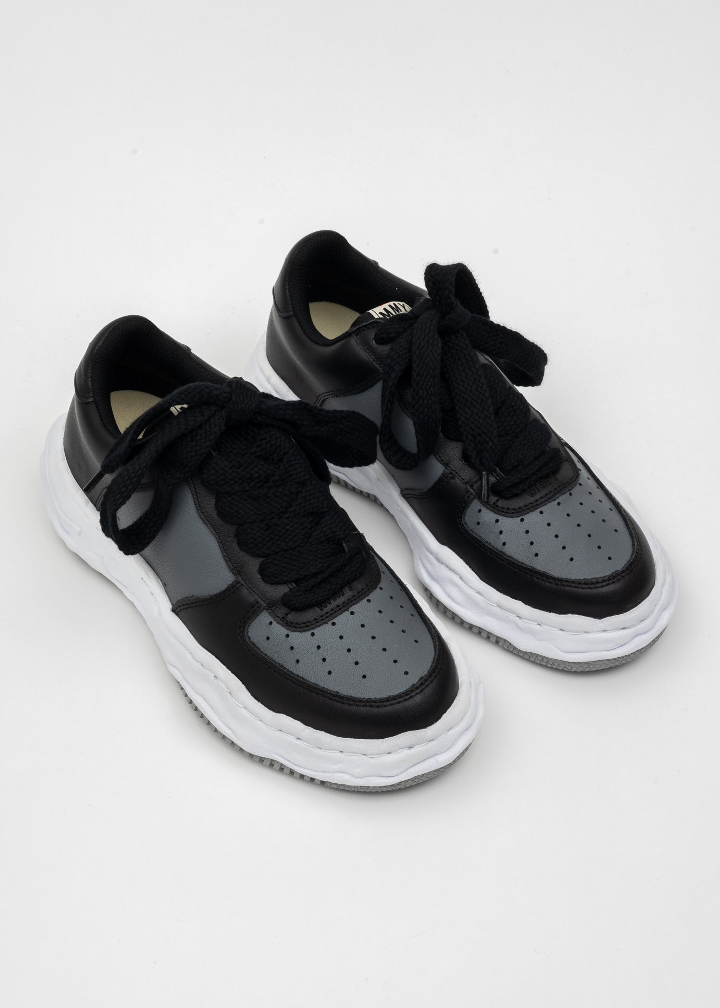 Black/Grey OG Sole Leather Low-Top Sneaker (WAYNE LOW)