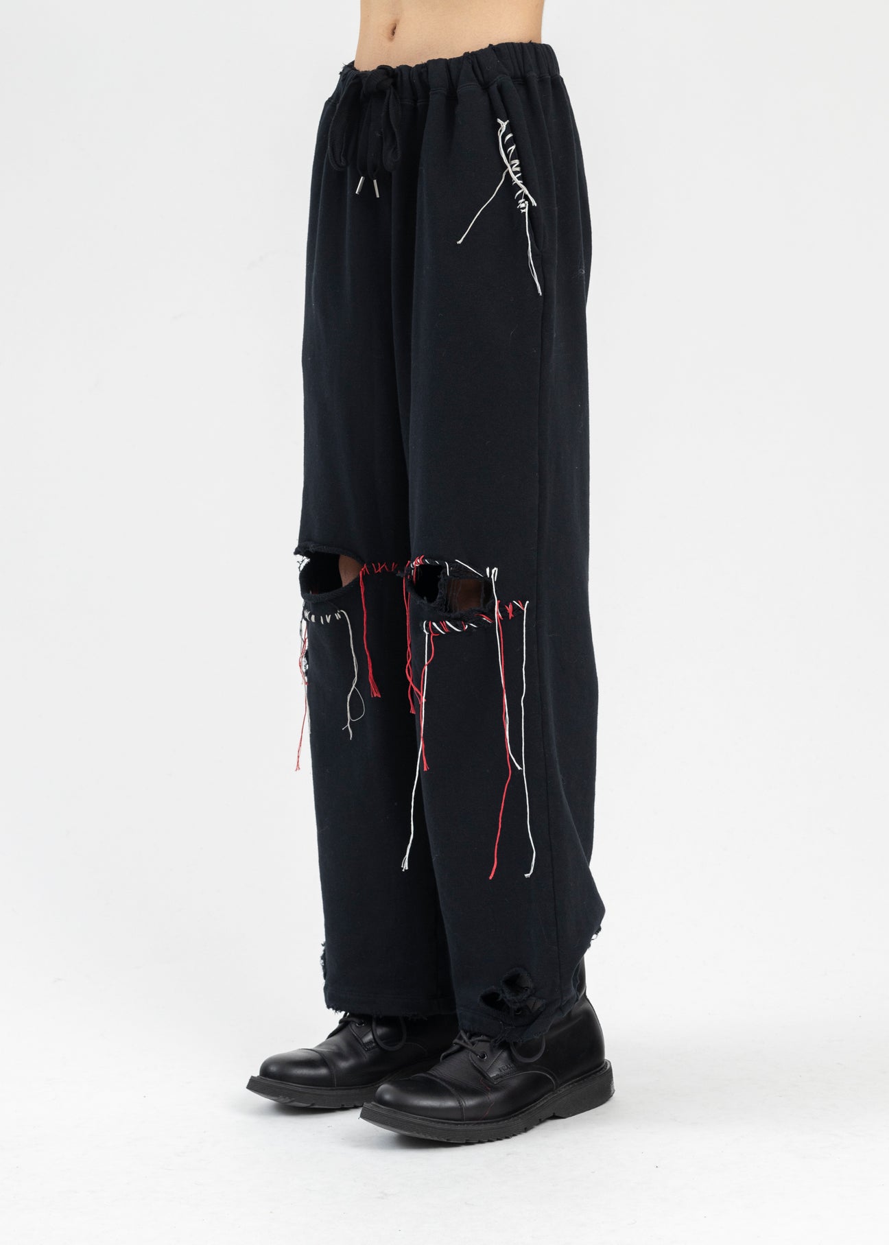 BLACK LOOPING DAMAGE SWEAT PANTS – 017 Shop