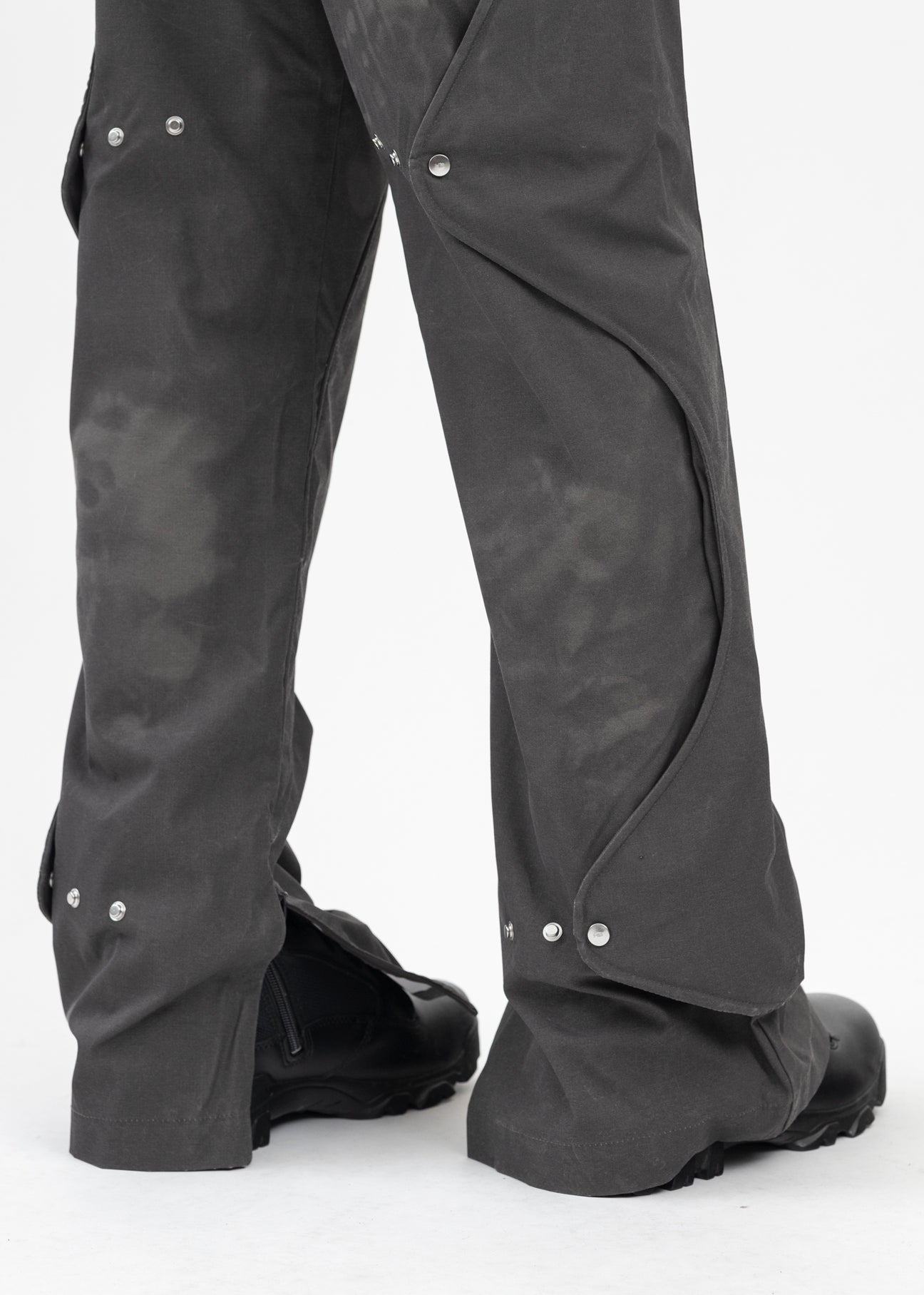 DARK GREY CONCORDANCE PUFFED CARGO - HEAT REACTIVE – 017 Shop