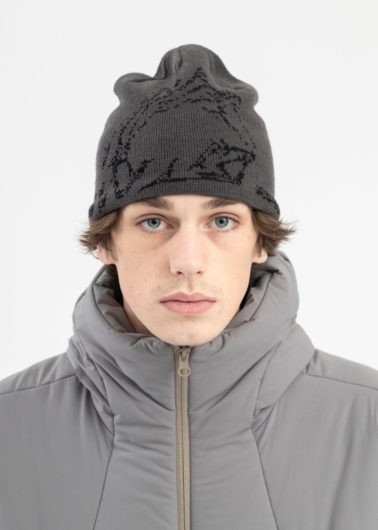 GREY GRAPHIC BEANIE – 017 Shop