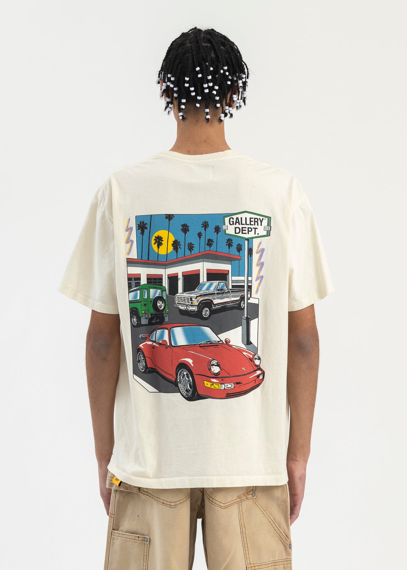 Gallery dept white drive thru deals tee size M