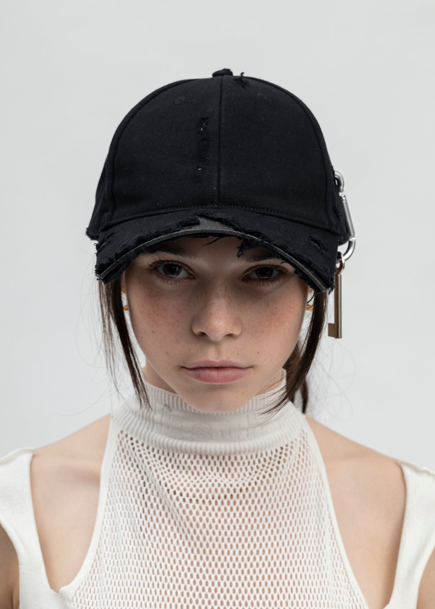 BLACK DISTRESSED KEYS CAP – 017 Shop