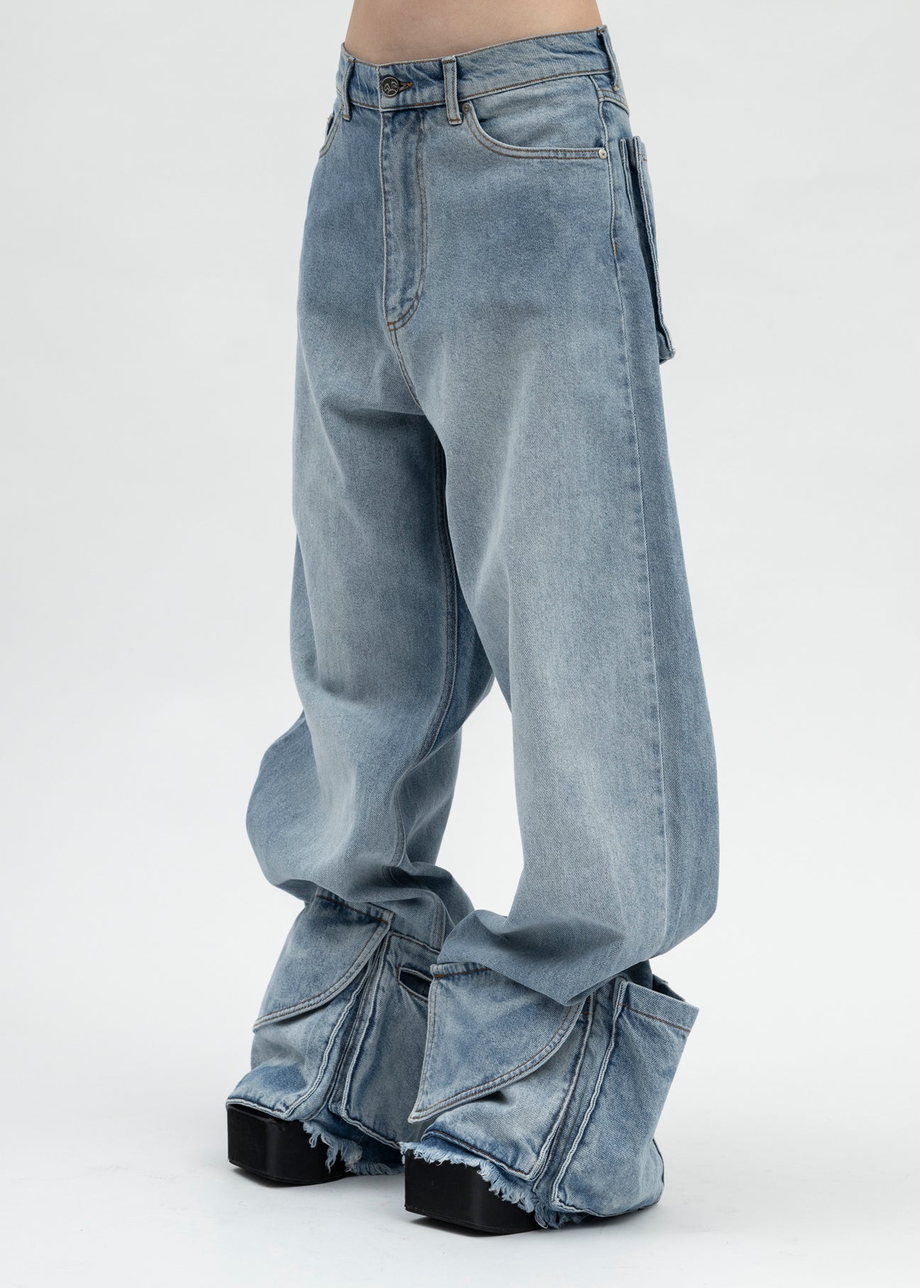 LIGHT WASH BLUE CARGO JEANS – 017 Shop