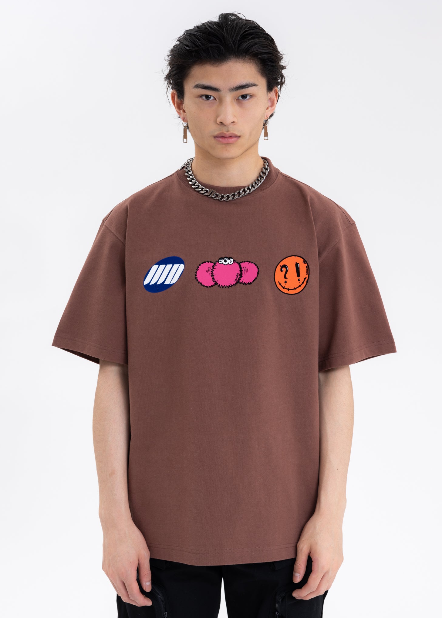 BROWN WE11DONE CHARACTER LOGO T-SHIRT – 017 Shop