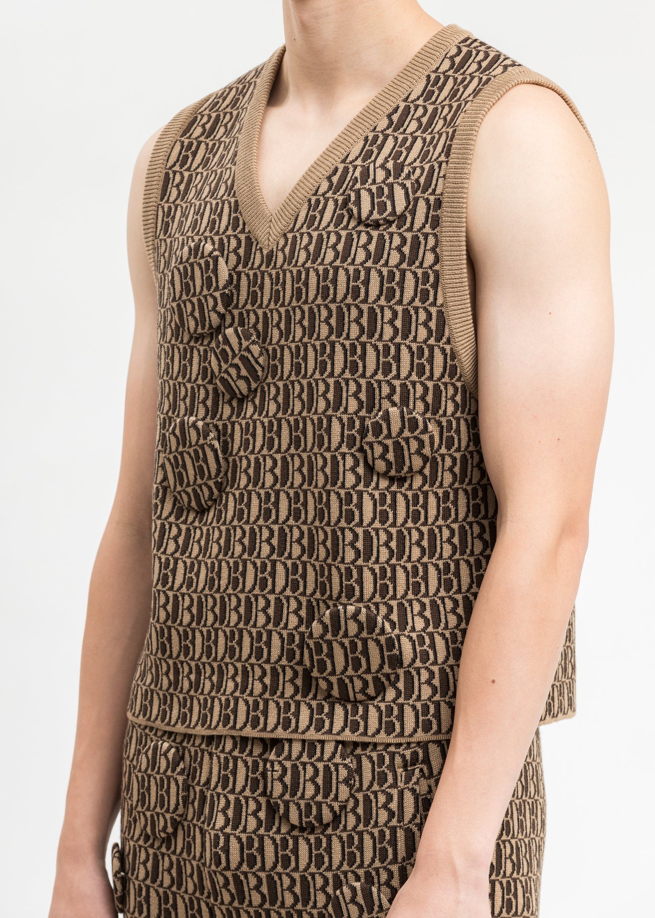 トップス doublet 21aw monogram jq knit vest Beige Monogram JQ Knit Vest – 017 Shop
