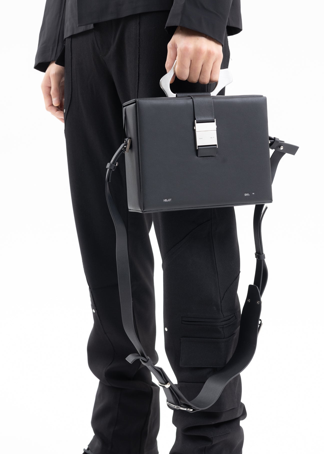 HELIOT EMIL ブラックボディバッグ HELIOT EMIL: ブラック Attache トートバッグ | SSENSE 日本