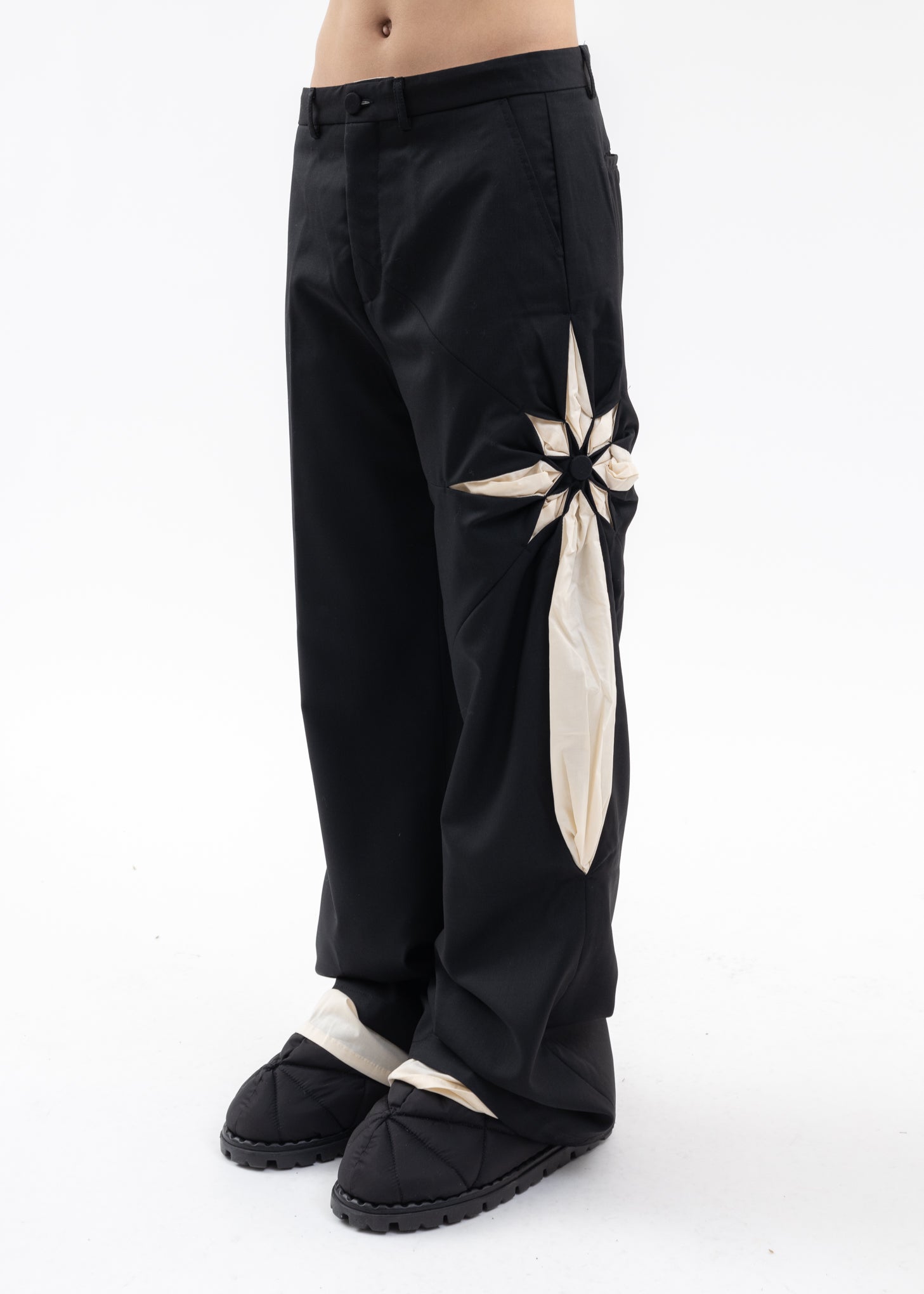 BLACK ORIGAMI FLOWER PANTS