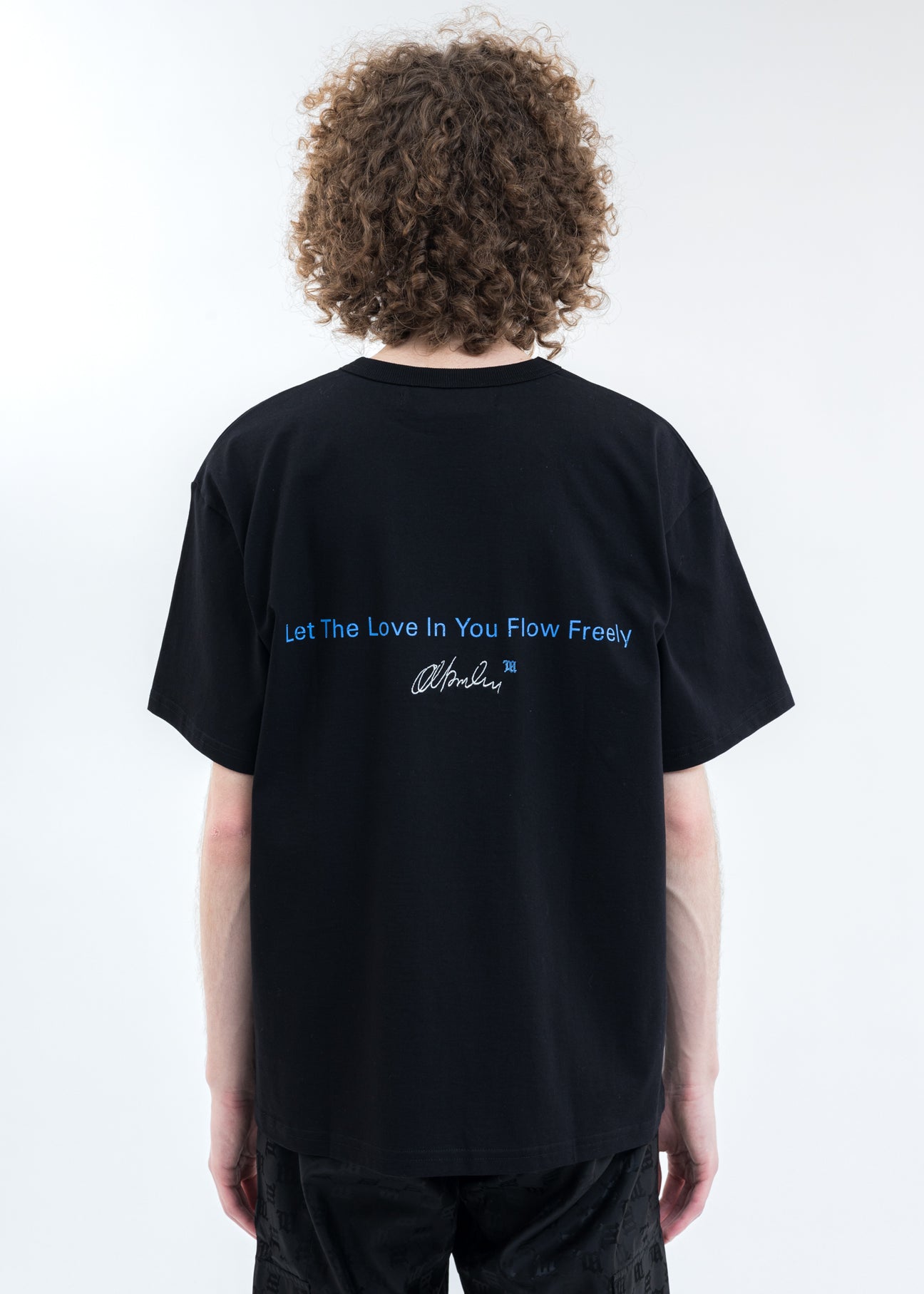 Black LOVE IN YOU T-Shirt – 017 Shop