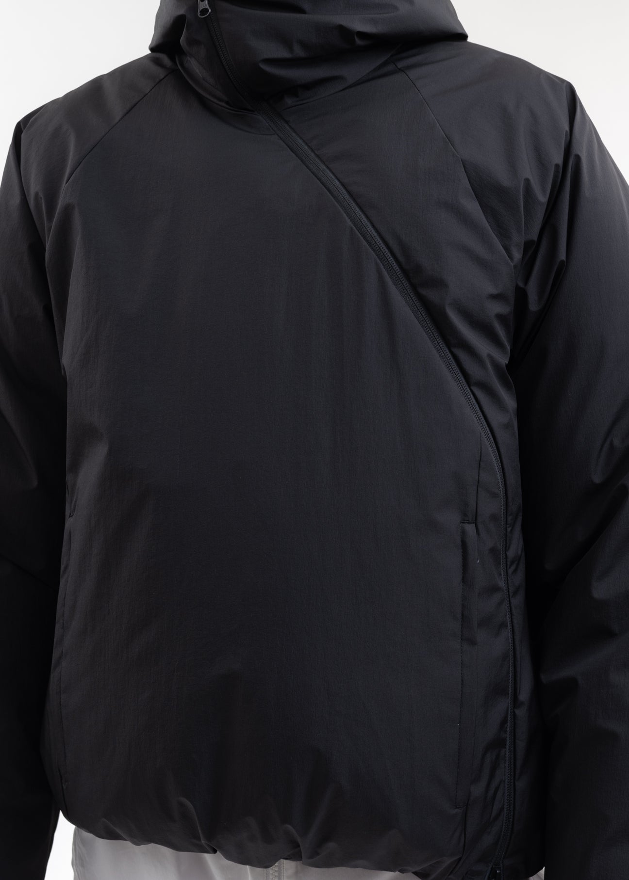 5.0 DOWN CENTER (BLACK) – 017 Shop