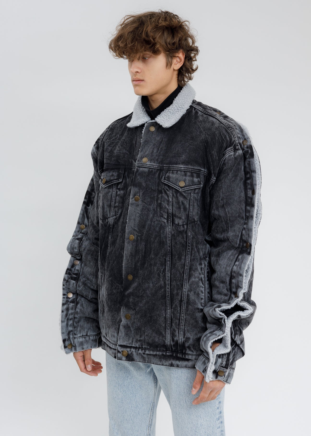 ジャケット・アウター Iroquois / CHEMICAL WASH DENIM JK(BLK) Iroquois（イロコイ）の「CHEMICAL WASH DENIM JK（デニムジャケット