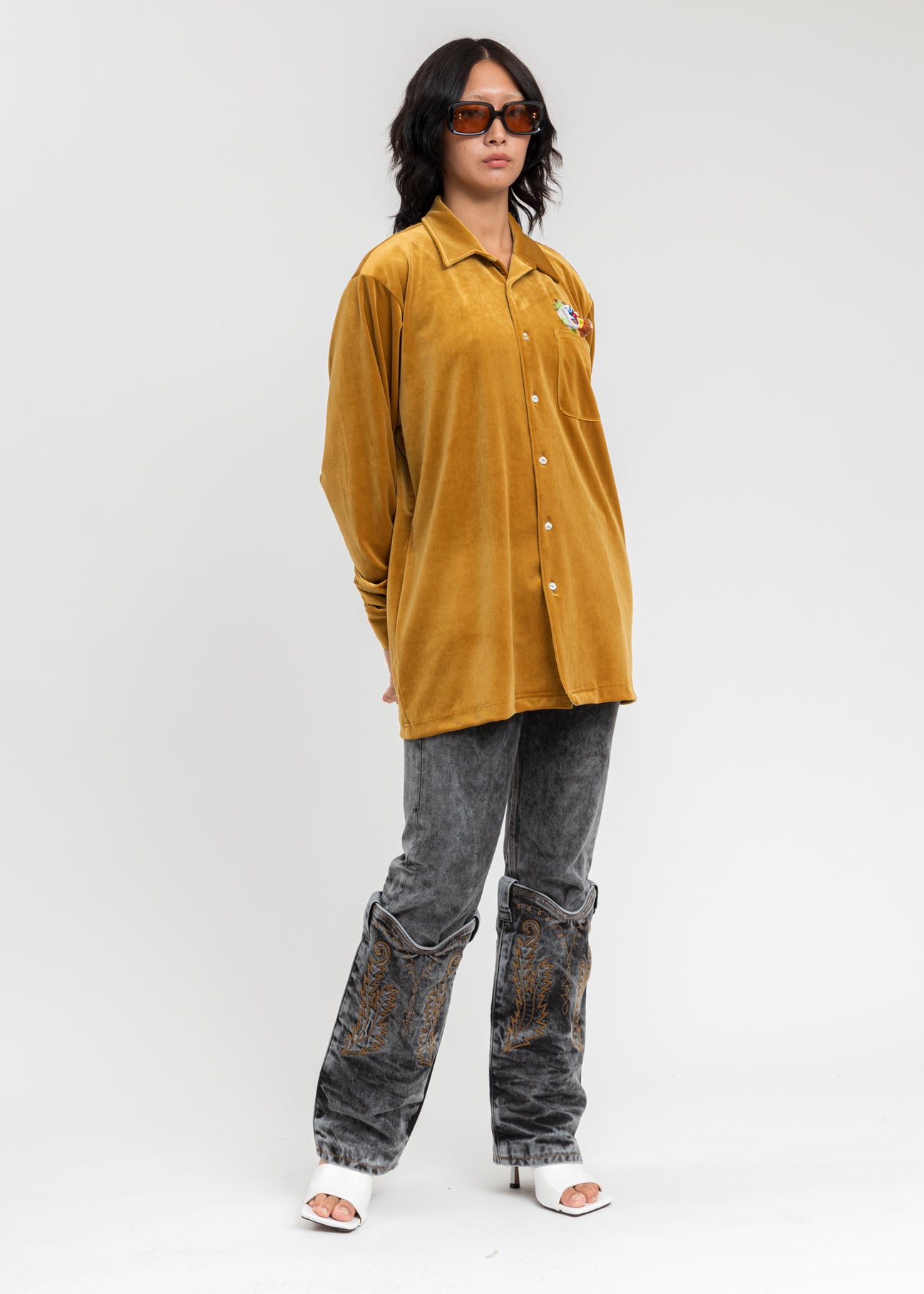 Yellow Puppet Embroidery Velour Shirts – 017 Shop