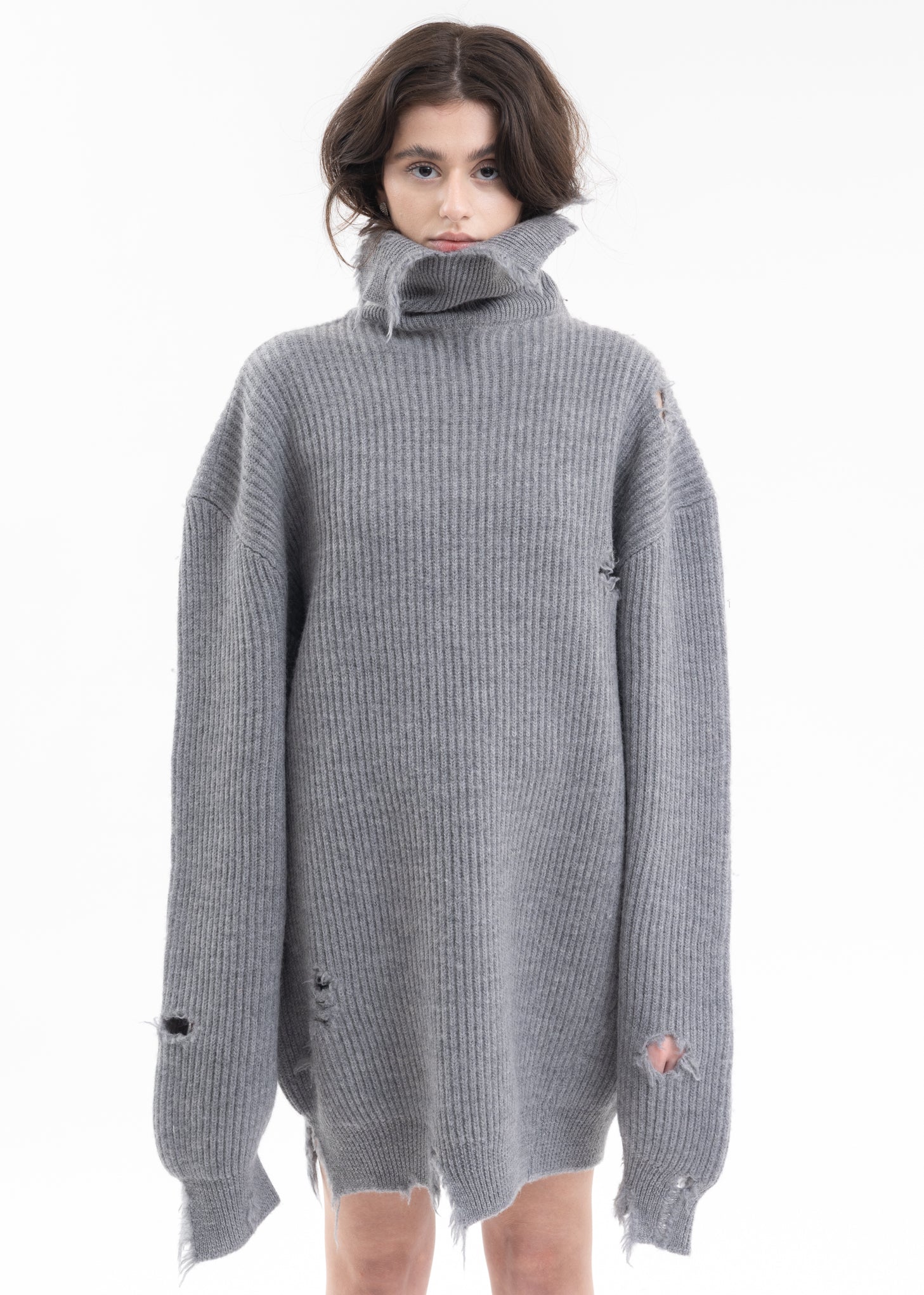 GREY DESTROYED TURTLENECK SWEATER – 017 Shop