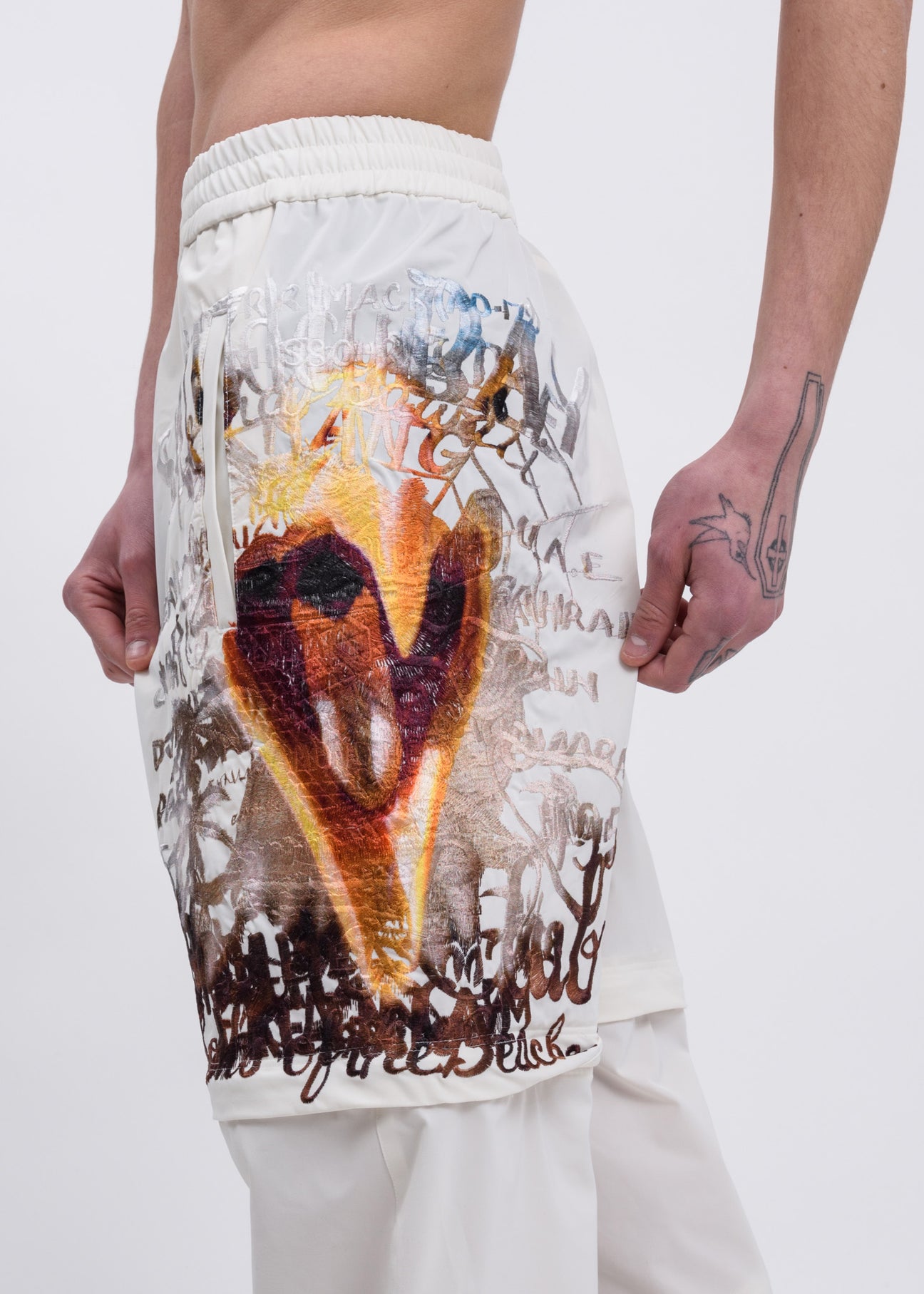 パンツ doublet CHAOS EMBROIDERY 2WAY PANTS White Printed Chaos Embroidery Two Way Pants – 017 Shop