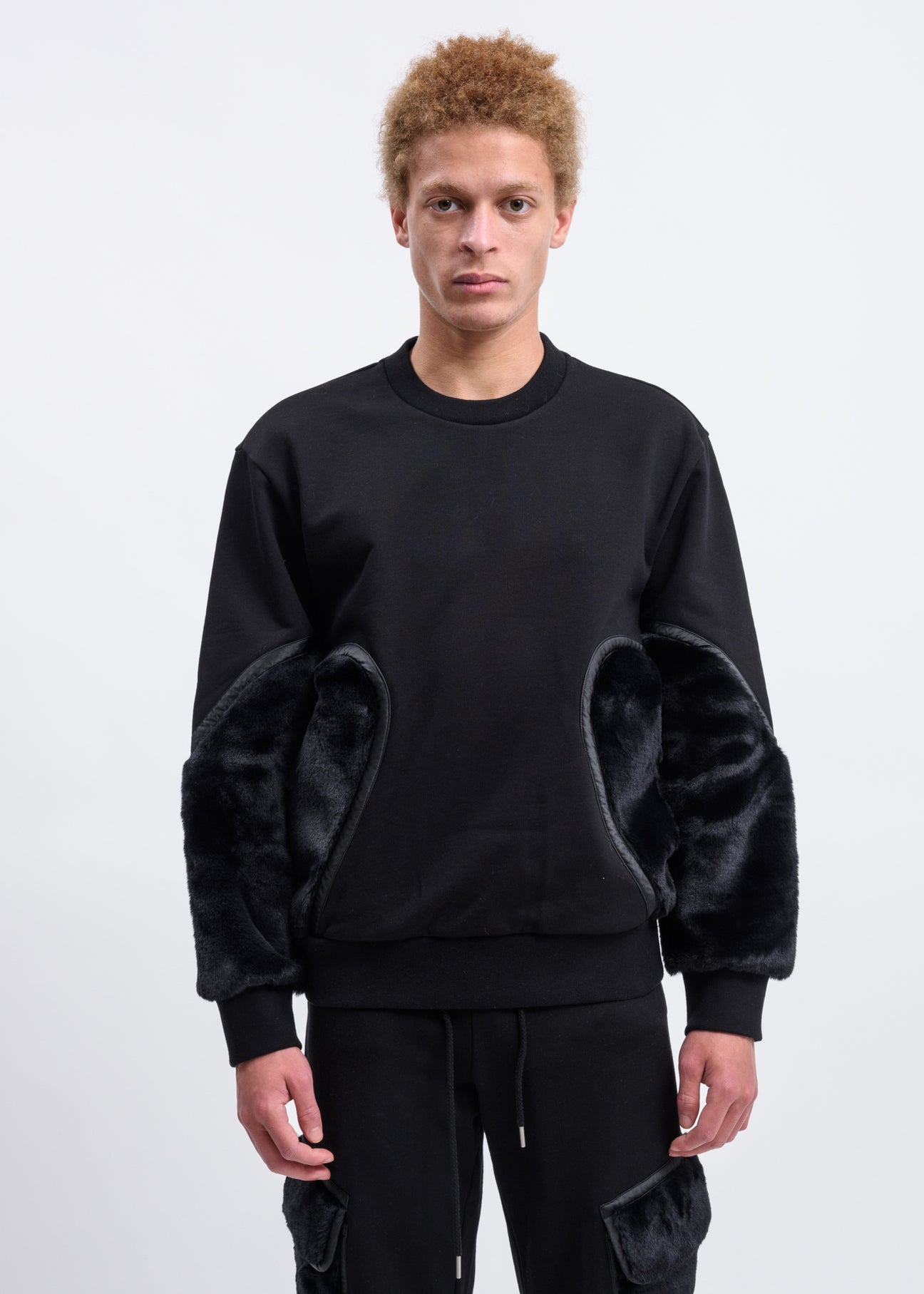 Black Faux-Fur Panelled Sweatshirt – 017 Shop