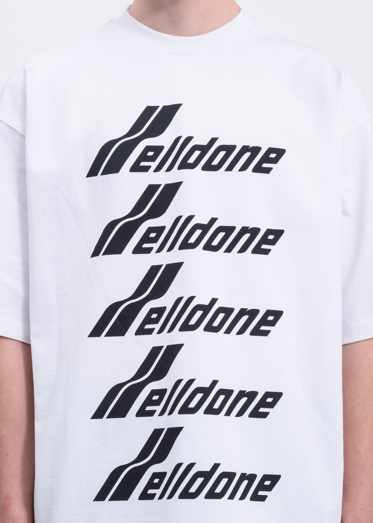 【関税込み】We11done ホワイト WELLDONE Front Logo Tシャツ We11done - Welldone Front Logo T-shirt | HBX - Globally