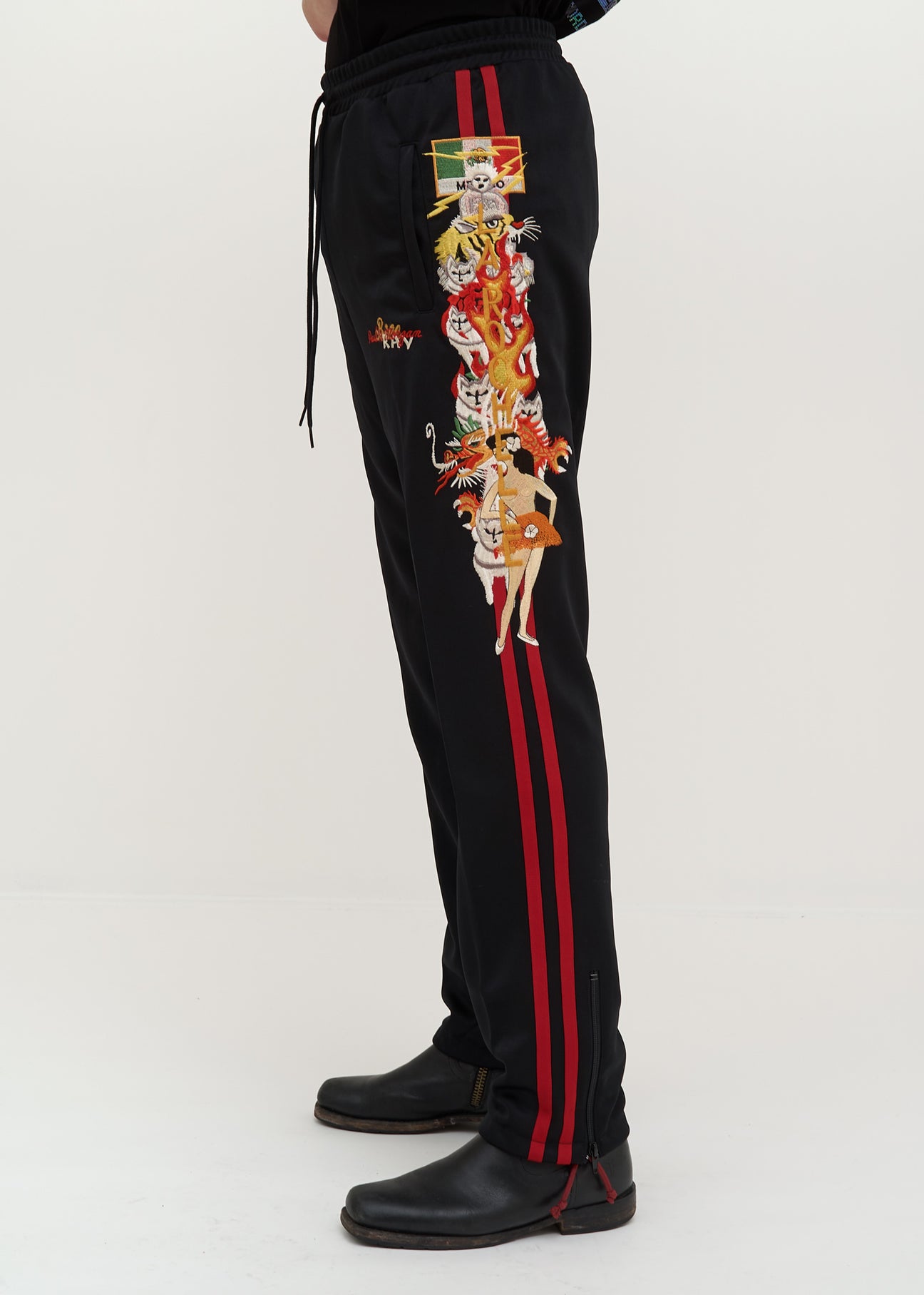 【お1人様1点限り】 Black Chaos Embroidery Track Pants – 017 Shop パンツ